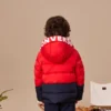 Donsjack met capuchon en fleecevoering met logobadge Aziatische maten “Rood Zwart”