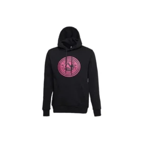 Zwart gebreid met groot logo op de borst